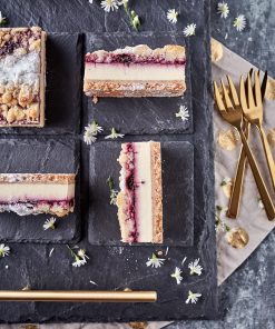 Berry Crumble Cheesecake